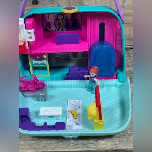 Polly Pocket Handbag Doll Playset 2018 Blue Purple Bow Movie Theater Mall Figure - Picture 9 of 16